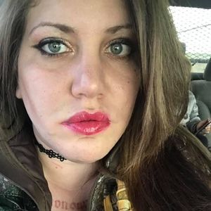 Meet your Posher, Maxine